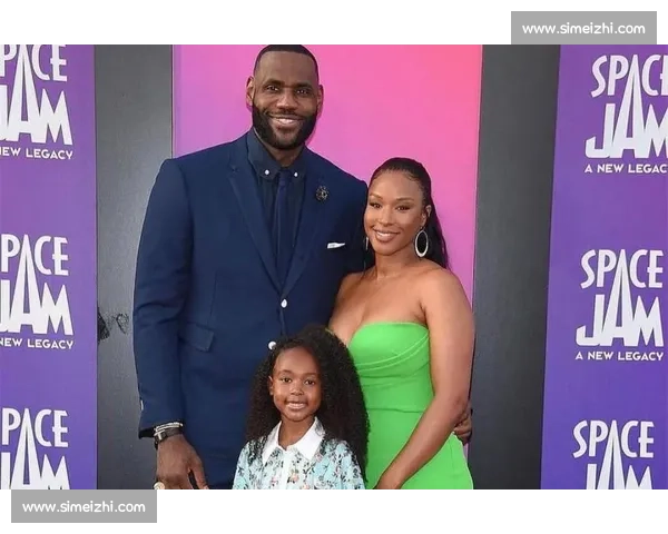 萨瓦娜劝老詹退役：家庭与篮球的终极博弈